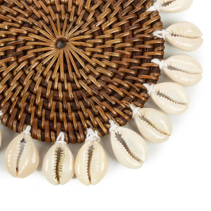 The Colonial Shell Coaster Untersetzer aus Rattan und Muscheln von Bazar Bizar, Größe 15 × 15 × 1 cm, Natur / Braun, Ansicht 6