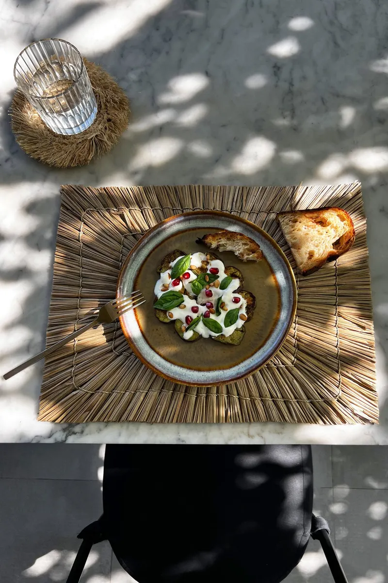 The Comporta Salad Plate Salatteller aus Steinzeug von Bazar Bizar, Größe M, Mehrfarbig, Ansicht 5