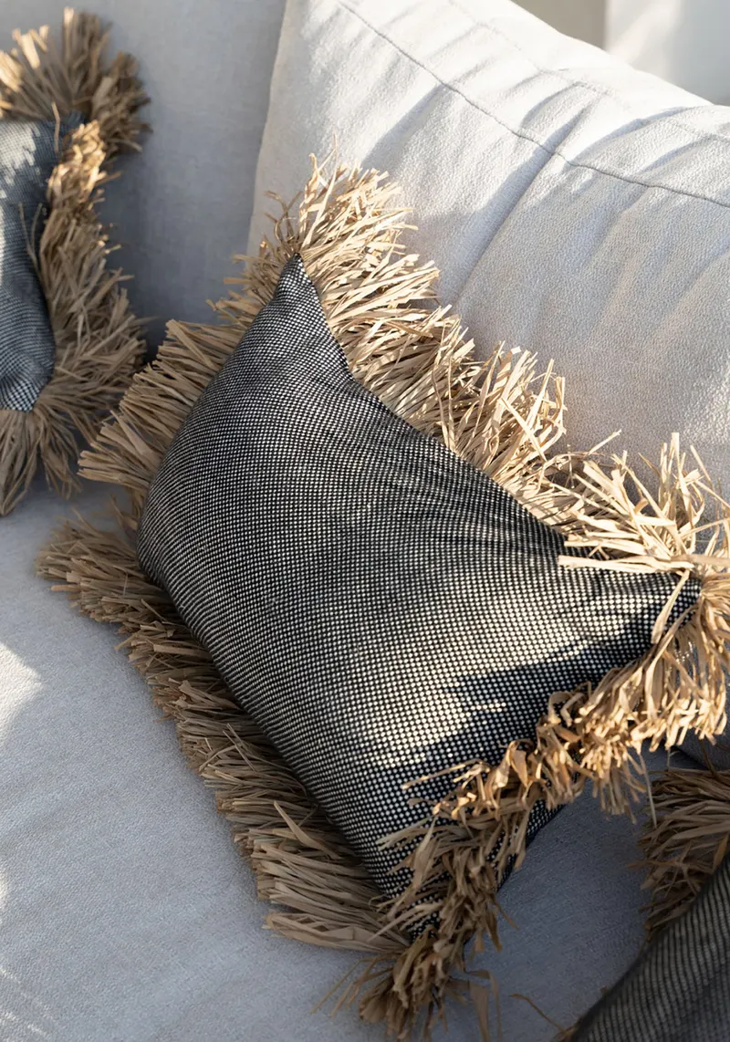 The Cotton Bonita Cushion Cover Kissenbezug von Bazar Bizar, Größe 30 × 50 cm, Natur / Schwarz, Ansicht 2