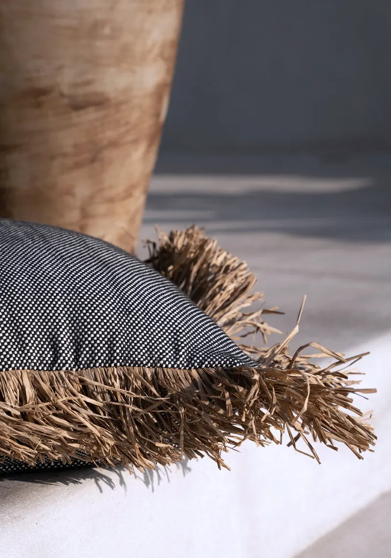 The Cotton Bonita Cushion Cover Kissenbezug von Bazar Bizar, Größe 60 × 60 cm, Natur / Schwarz, Ansicht 3