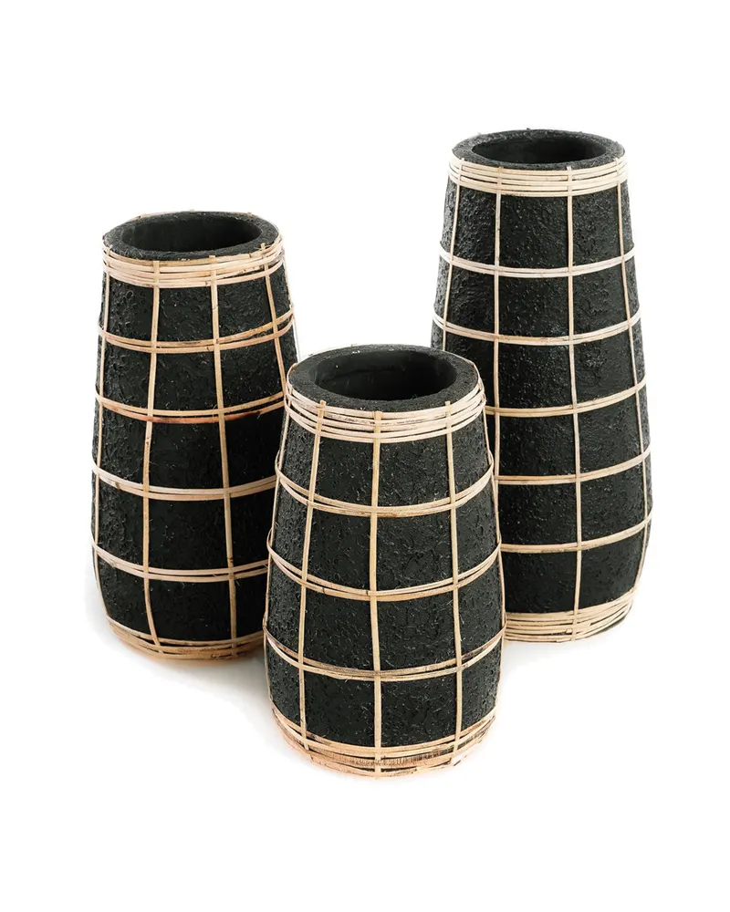The Cutie Vase, Terrakotta- und Rattanvase von Bazar Bizar, Größe M, Schwarz / Natur, Ansicht 7