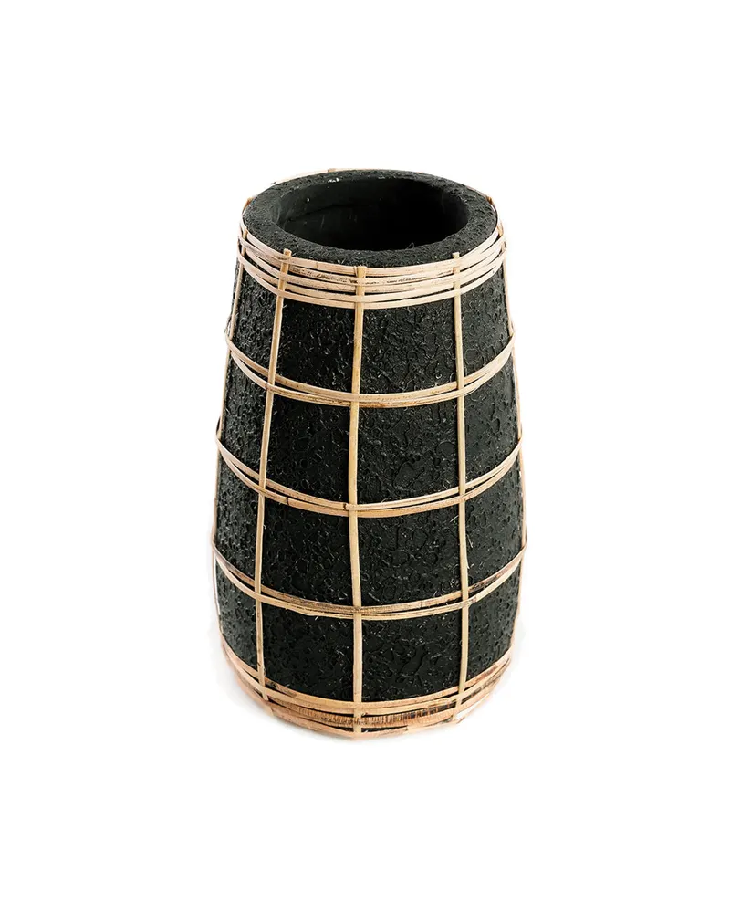 The Cutie Vase, Terrakotta- und Rattanvase von Bazar Bizar, Größe S, Schwarz / Natur, Ansicht 1