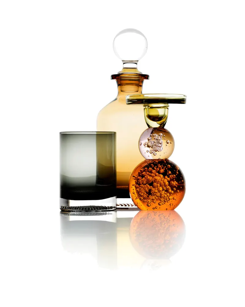 The Dot Decanter Carafe Karaffe aus Recyclingglas von Bazar Bizar, Größe 9 × 9 × 27 cm, Bernstein, Ansicht 5