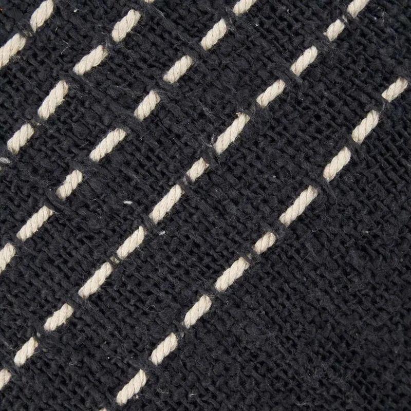 The Drizle Cushion Cover Kissenbezug aus Baumwolle von Bazar Bizar, Größe 50 × 50 cm, Schwarz / Weiß, Ansicht 7