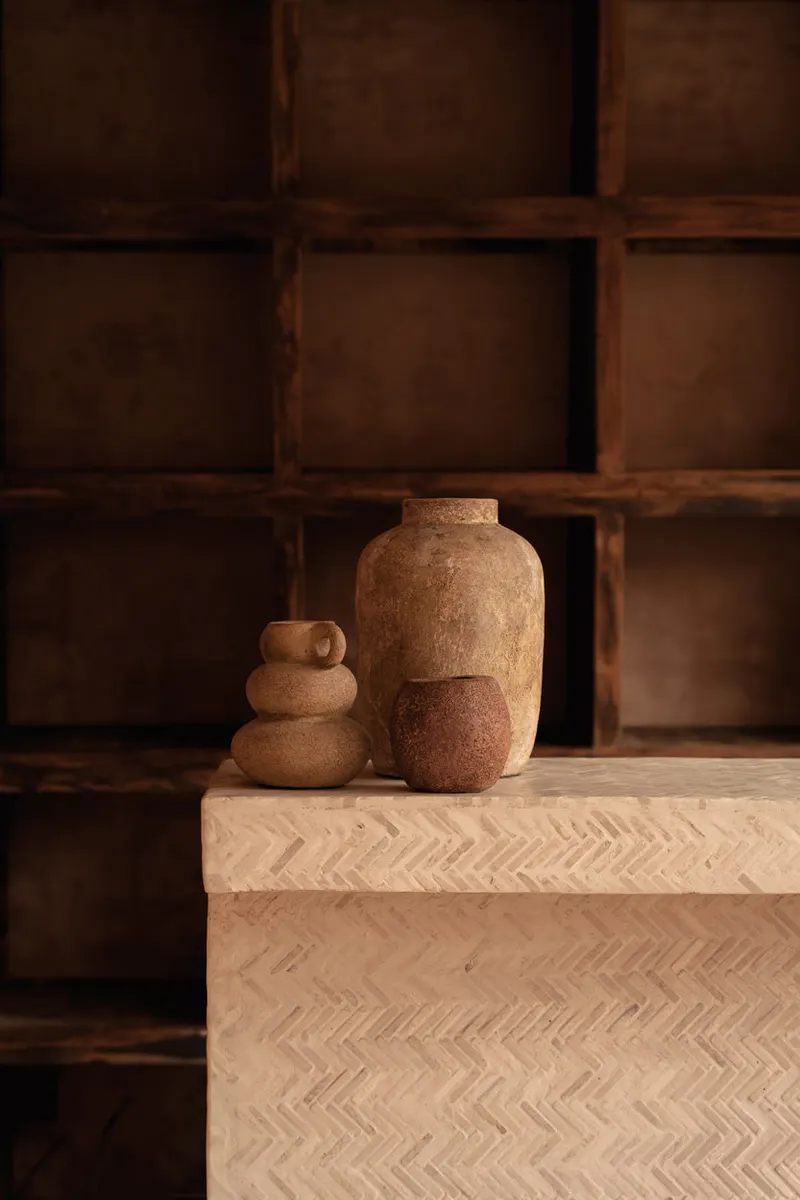 The Earthen Balance Vase aus Terrakotta von Bazar Bizar, Größe S, Sand, Ansicht 3
