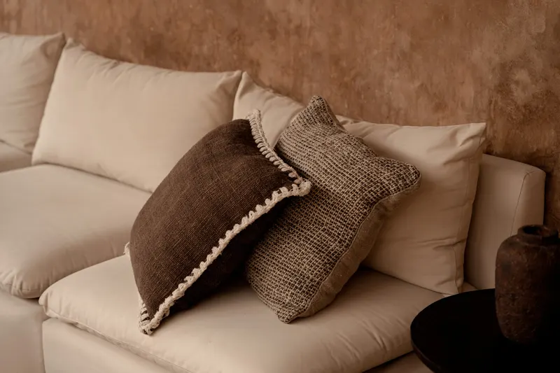 The Espresso Edge Cushion Cover Kissenbezug von Bazar Bizar, Größe 50 × 50 cm, Braun / Weiß, Ansicht 7