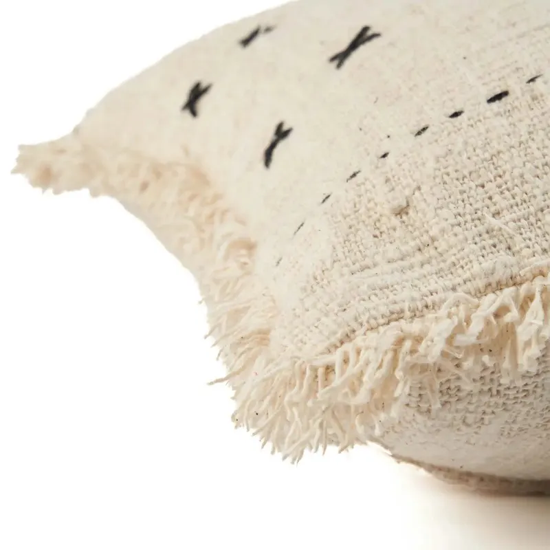 The French Kiss Cushion Cover Kissenbezug Natur / Schwarz von Bazar Bizar, Größe 50 × 50 cm, Ansicht 6