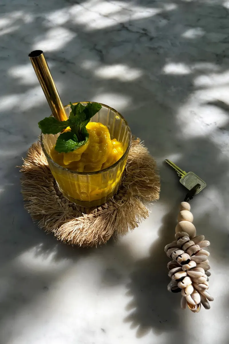 The Fringe Raffia Coaster Untersetzer aus Naturfasern von Bazar Bizar, Größe 16 × 16 × 1 cm, Ansicht 9