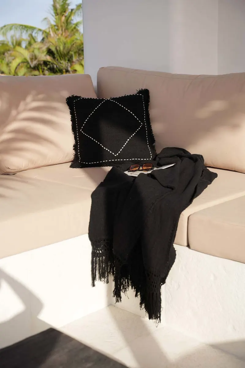 The Gypsy Bed Throw Baumwollplaid von Bazar Bizar, Größe 260 × 122 cm, Schwarz, Ansicht 4