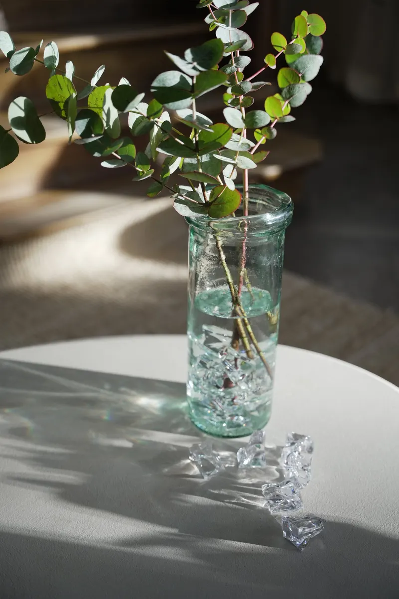 The Jiandan Vase aus blauem Recyclingglas von Bazar Bizar, Größe L, Ansicht 3