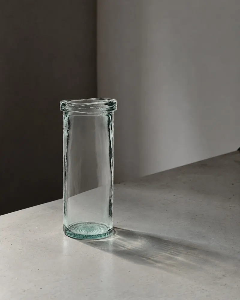 The Jiandan Vase aus blauem Recyclingglas von Bazar Bizar, Größe M, Ansicht 2