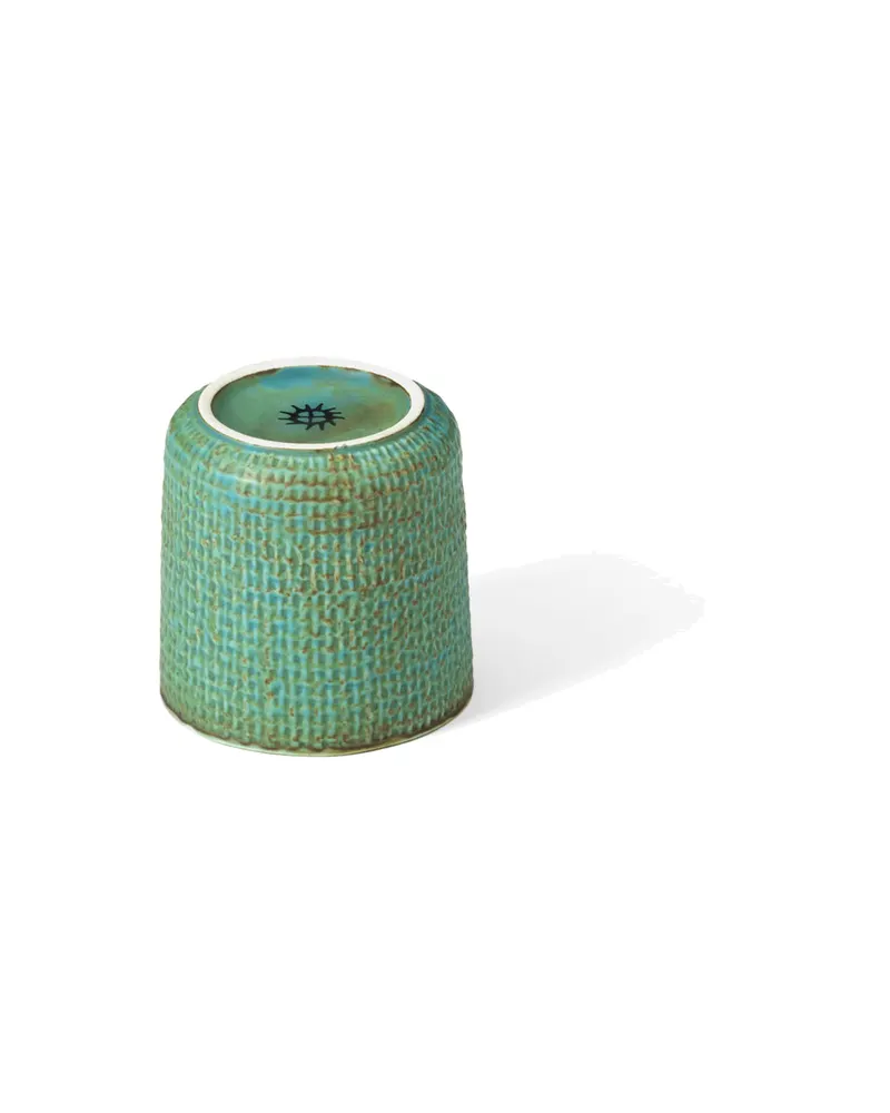The Lagoon Cup Keramikbecher in Lagunenblau von Bazar Bizar, Größe 7 × 7 × 7 cm, Ansicht 3