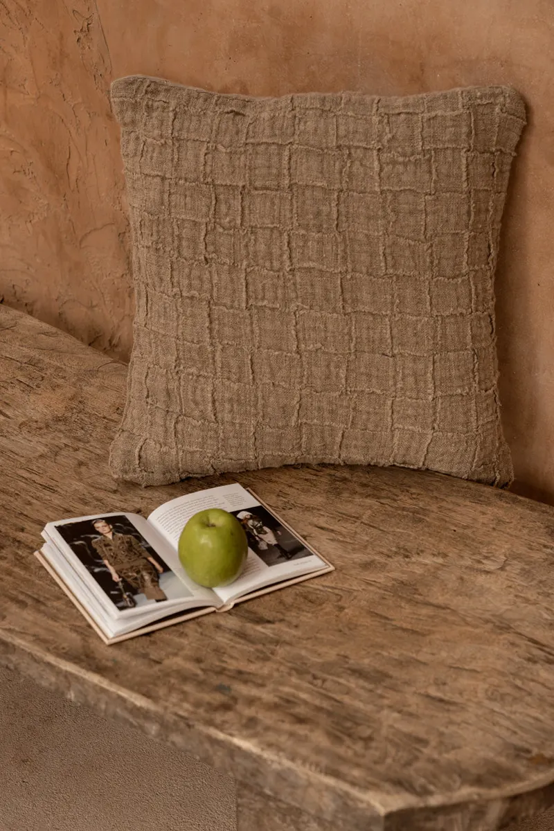 The Linen Damier Cushion Cover, Kissenbezug aus Leinen von Bazar Bizar, Größe 50 × 50 cm, Natur, Ansicht 2