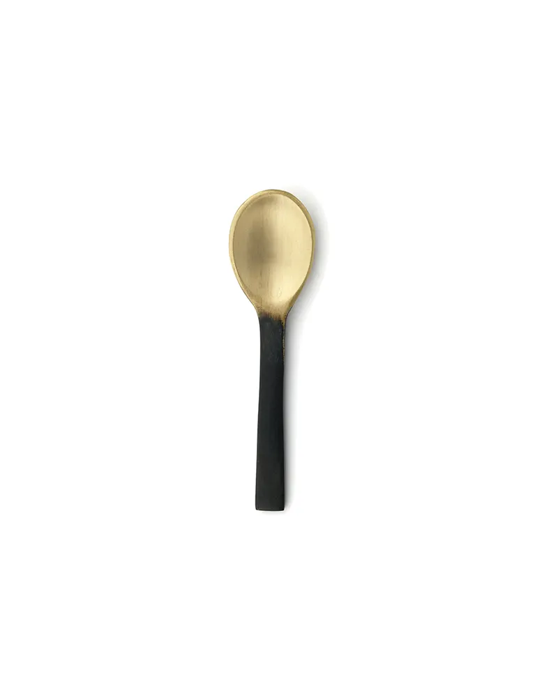 The Mini Salt Scoop Messing-Besteck, Schwarz / Gold