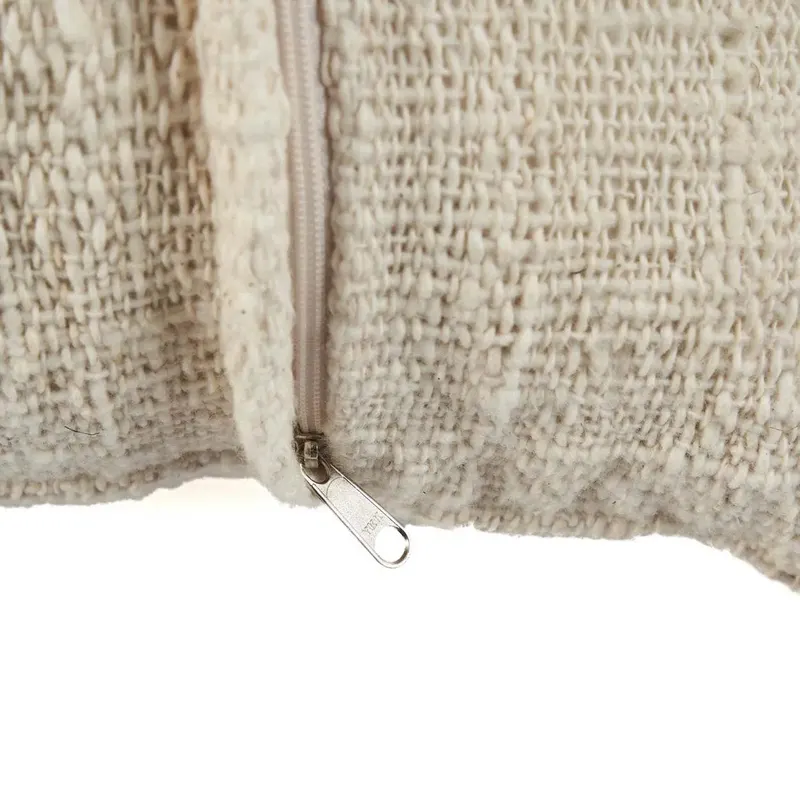 The Nomad Cushion Cover Kissenbezug aus Baumwolle von Bazar Bizar, Größe 50 × 50 cm, Natur, Ansicht 9