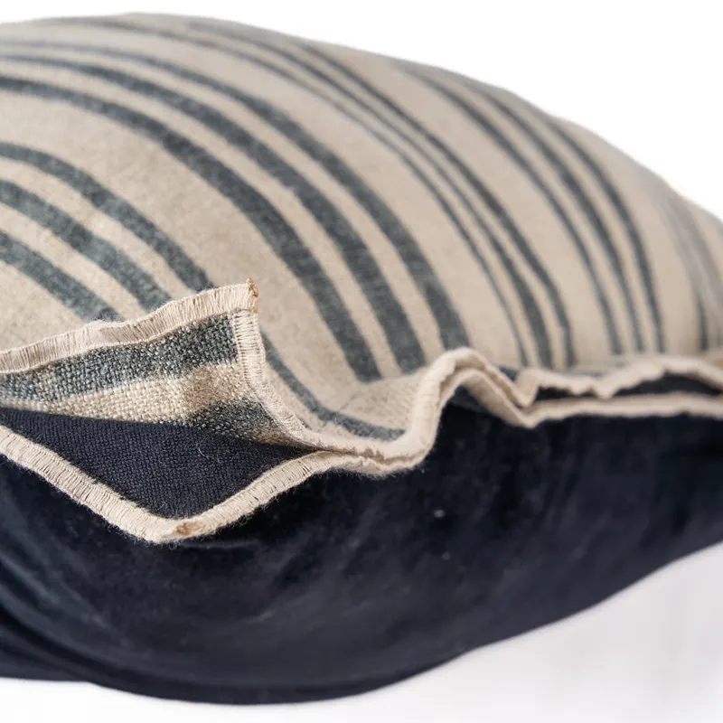 The Nordic Stripe Cushion Cover Kissenbezug von Bazar Bizar, Größe 50 × 50 cm, Natur / Schwarz, Ansicht 10