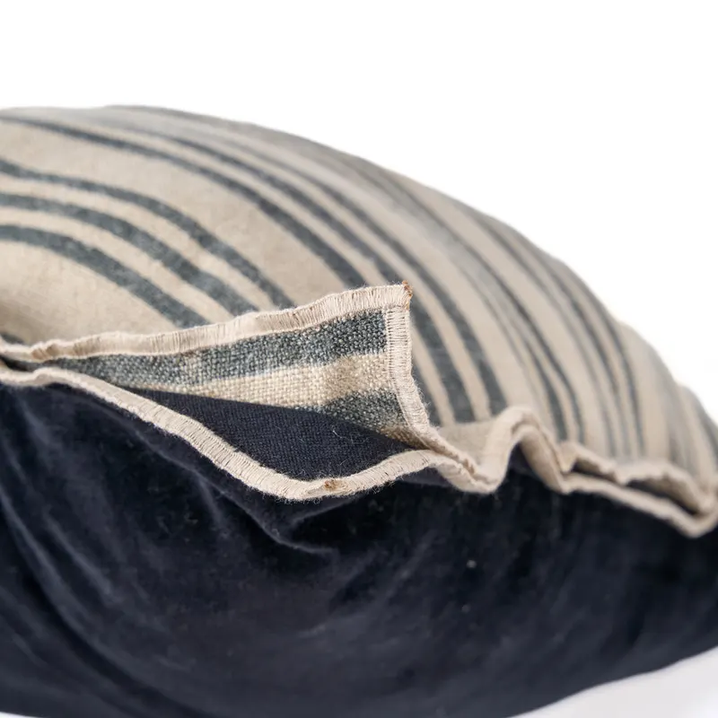 The Nordic Stripe Cushion Cover Kissenbezug von Bazar Bizar, Größe 50 × 50 cm, Natur / Schwarz, Ansicht 11