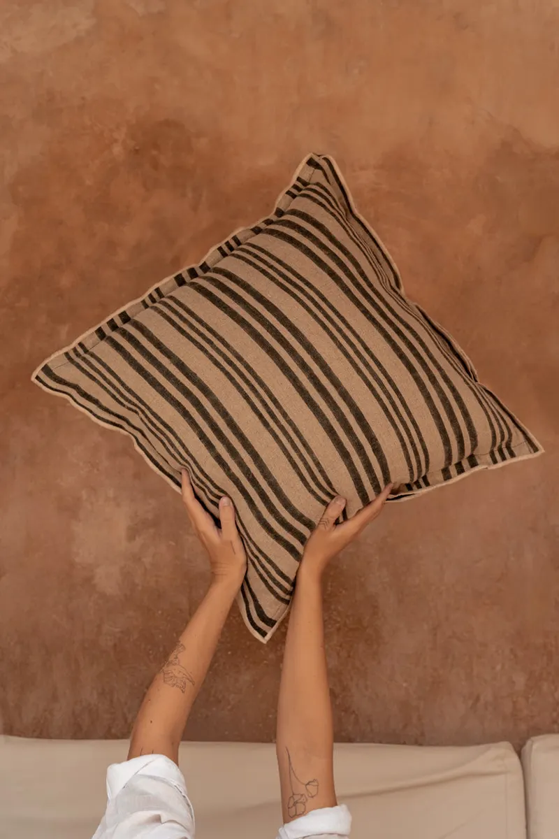 The Nordic Stripe Cushion Cover Kissenbezug von Bazar Bizar, Größe 50 × 50 cm, Natur / Schwarz, Ansicht 2