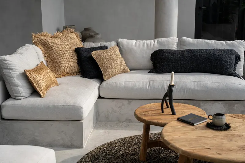 The Oh My Gee Cushion Cover Kissenbezug aus Baumwolle von Bazar Bizar, Größe 35 × 100 cm, Marineschwarz, Ansicht 4