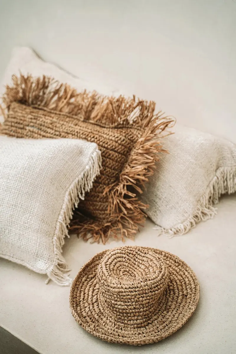 The Oh My Gee Cushion Cover Kissenbezug aus Baumwolle von Bazar Bizar, Größe 35 × 100 cm, Creme, Ansicht 4