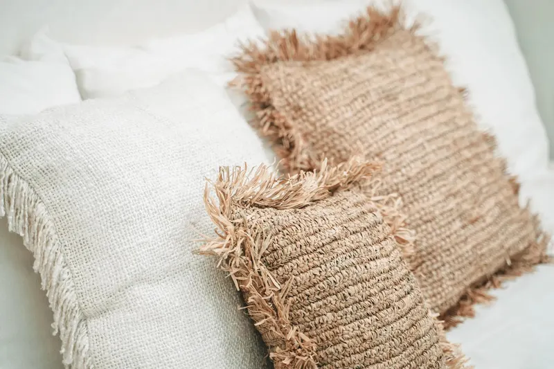 The Oh My Gee Cushion Cover Kissenbezug aus Baumwolle von Bazar Bizar, Größe 60 × 60 cm, Creme, Ansicht 4