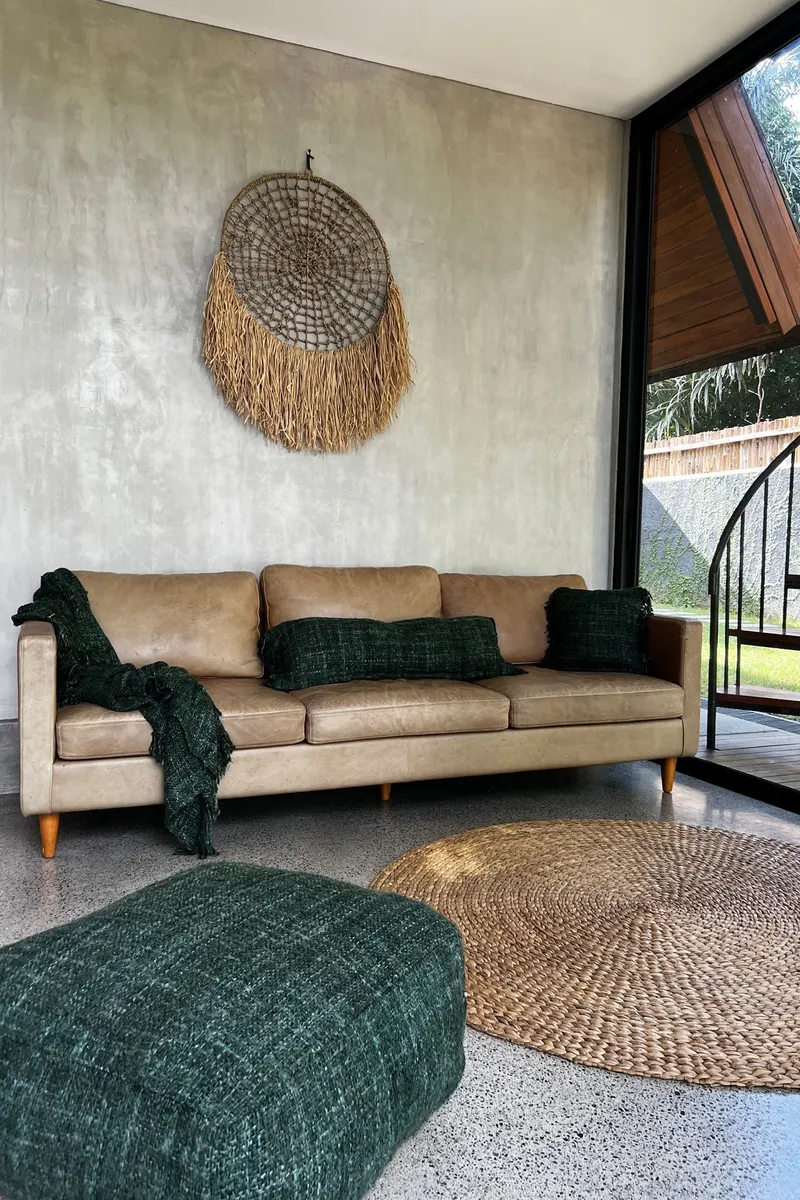 The Oh My Gee Cushion Cover Kissenbezug aus Baumwolle von Bazar Bizar, Größe 35 × 100 cm, Grün, Ansicht 2