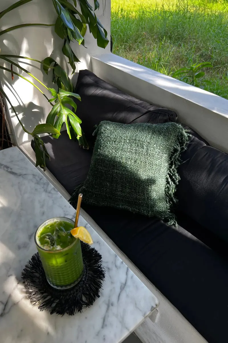 The Oh My Gee Cushion Cover Kissenbezug aus Baumwolle von Bazar Bizar, Größe 60 × 60 cm, Grün, Ansicht 3