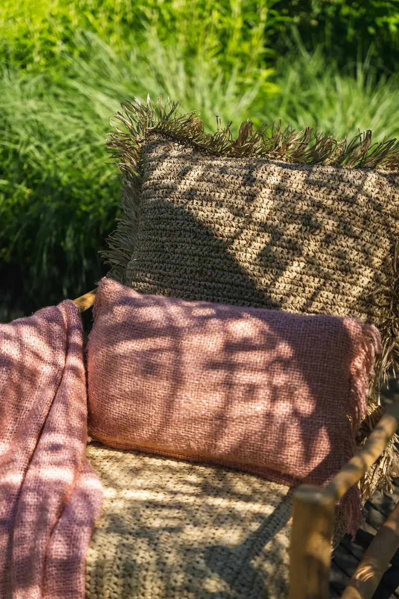 The Oh My Gee Cushion Cover Kissenbezug aus Baumwolle von Bazar Bizar, Größe 30 × 50 cm, Rosa, Ansicht 2