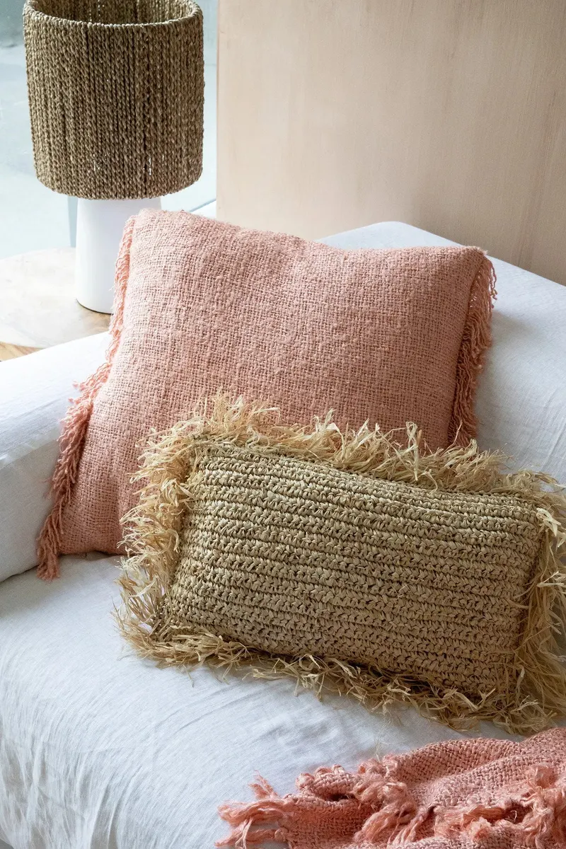 The Oh My Gee Cushion Cover Kissenbezug aus Baumwolle von Bazar Bizar, Größe 60 × 60 cm, Rosa, Ansicht 2