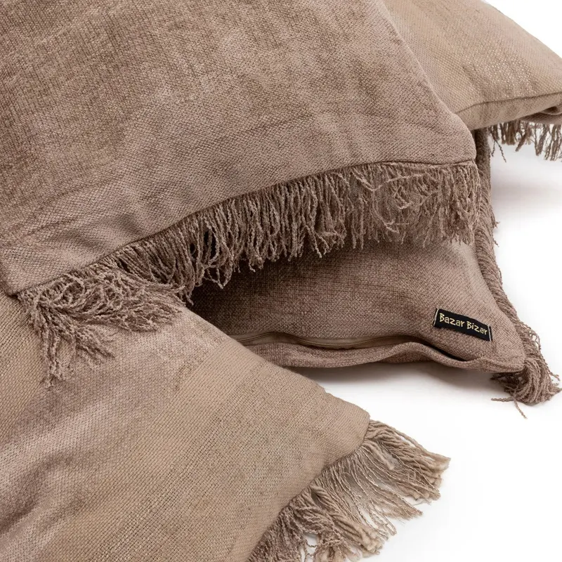 The Oh My Gee Cushion Cover Kissenbezug aus Samt von Bazar Bizar, Größe 40 × 40 cm, Betongrau, Ansicht 7