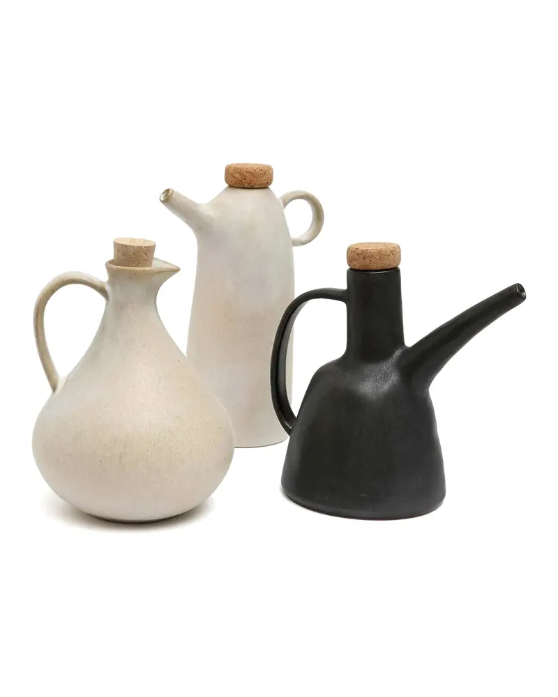 The Olive Oil Bottle N°79, Steinzeugflasche von Bazar Bizar, Größe 18 × 11 × 16 cm, Schwarz, Ansicht 5