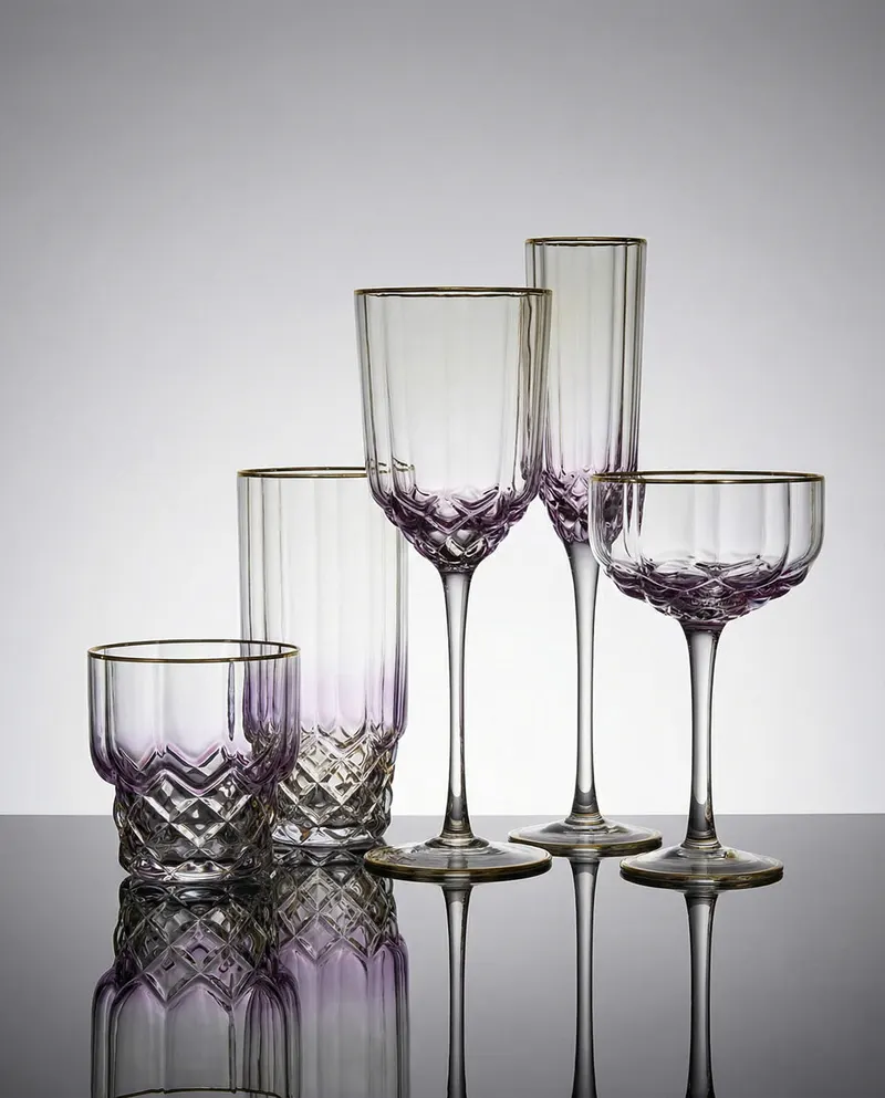 The Pink Blush Cocktail Coupe Trinkglas aus Recyclingglas von Bazar Bizar, Größe 10 × 10 × 16 cm, Natur / Rosa, Ansicht 4