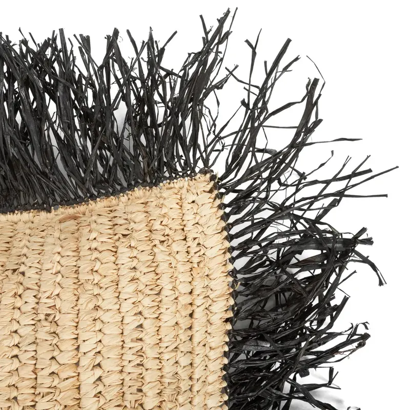 The Raffia Cushion Cover Square Kissenbezug aus Raffia von Bazar Bizar, Größe 40 × 40 cm, Natur / Schwarz, Ansicht 4