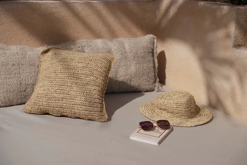 The Raffia Flores Cushion Cover Square Kissenbezug aus Raffia von Bazar Bizar, Größe 40 × 40 cm, Natur, Ansicht 2