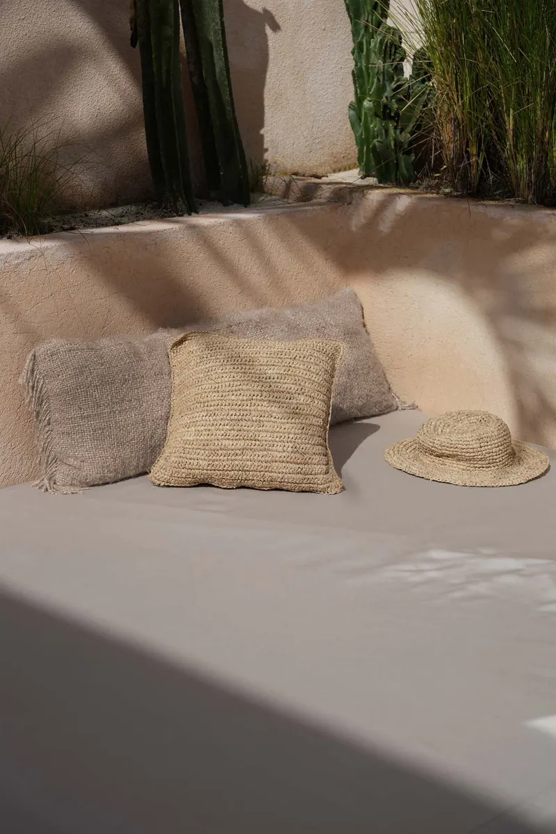 The Raffia Flores Cushion Cover Square Kissenbezug aus Raffia von Bazar Bizar, Größe 40 × 40 cm, Natur, Ansicht 4