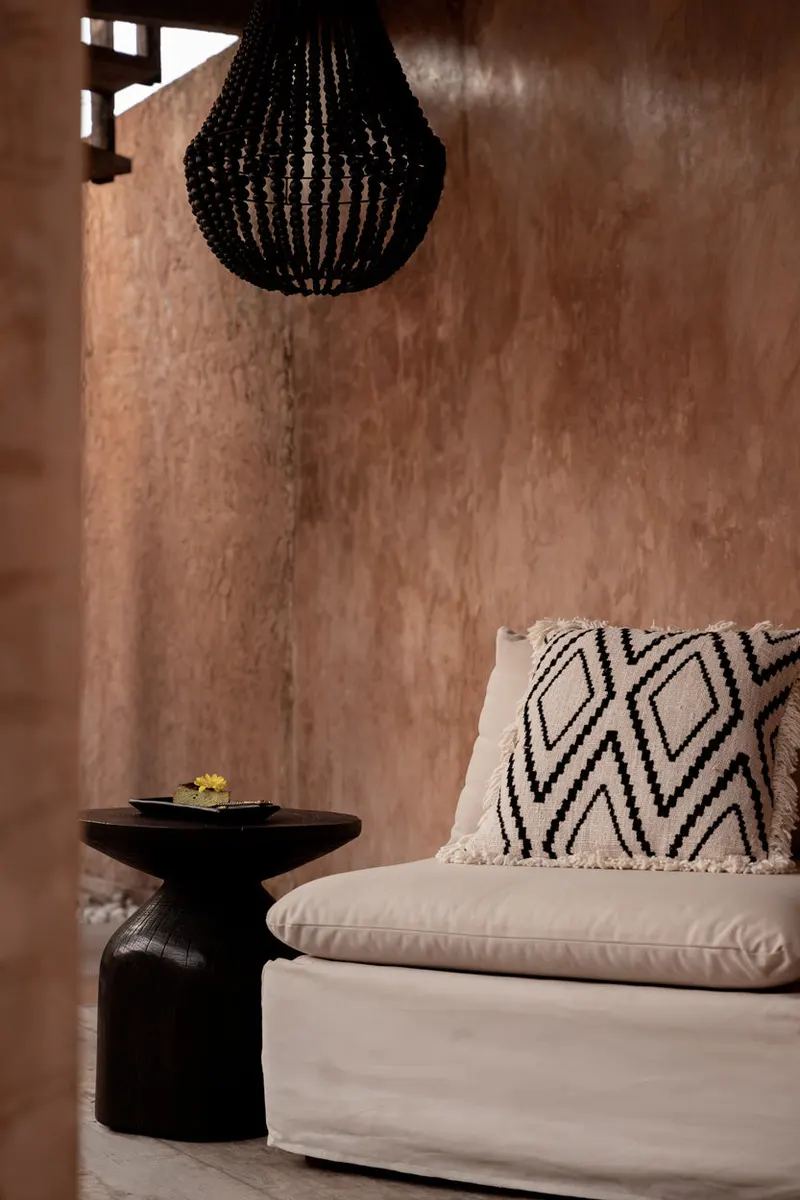 The Sahara Diamond Cushion Cover Kissenbezug aus Baumwolle von Bazar Bizar, Größe 50 × 50 cm, Natur / Schwarz, Ansicht 4