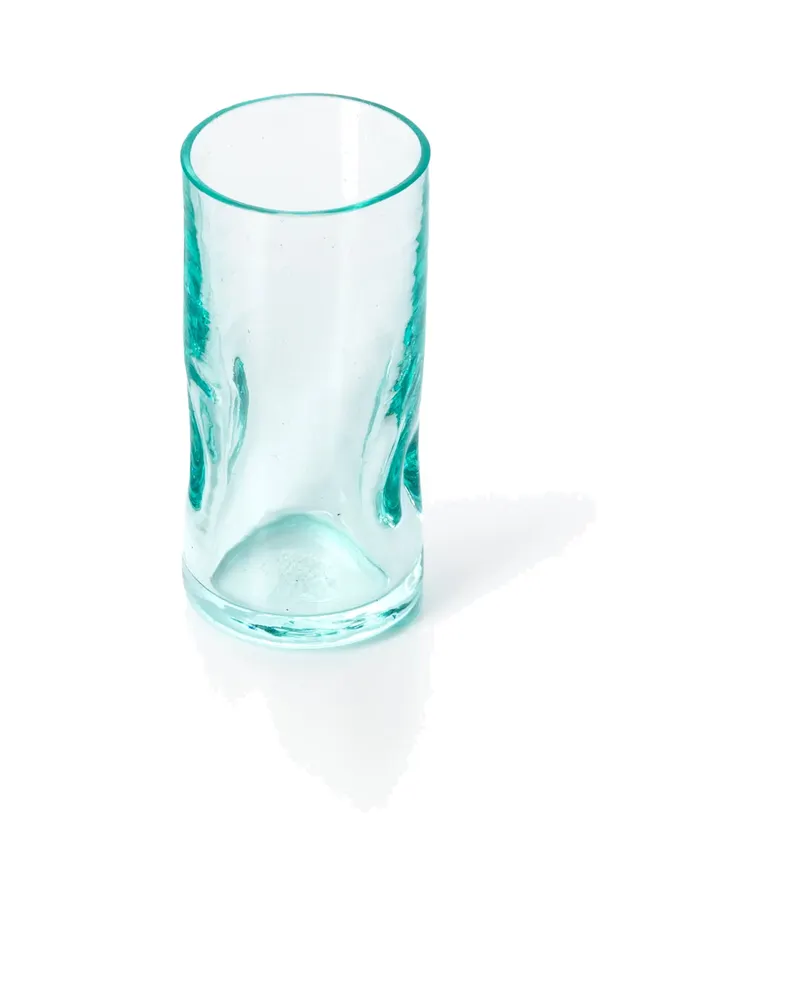The Shot Glass Trinkglas aus Recyclingglas von Bazar Bizar, Größe 4 × 4 × 9 cm, Blau, Ansicht 4