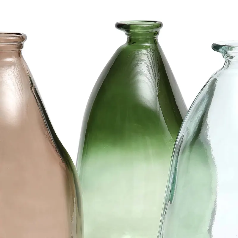 The Shudi Vase Vase aus Recyclingglas von Bazar Bizar, Größe 21 × 21 × 36 cm, Blau, Ansicht 4