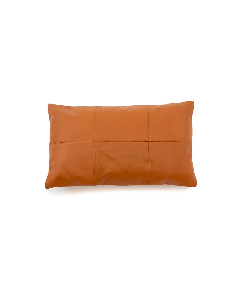 The Six Panel Leather Cushion Cover Kissenbezug von Bazar Bizar, Größe 30 × 50 cm, Camel, Ansicht 1