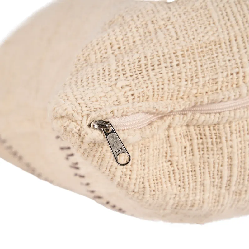 The Stonepath Cushion Cover Kissenbezug von Bazar Bizar, Größe 50 × 70 cm, Natur / Creme, Ansicht 6