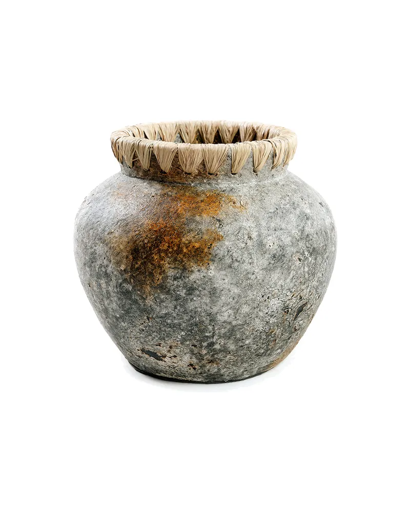 The Styly Vase Terrakottavase mit Raffia, Antikgrau