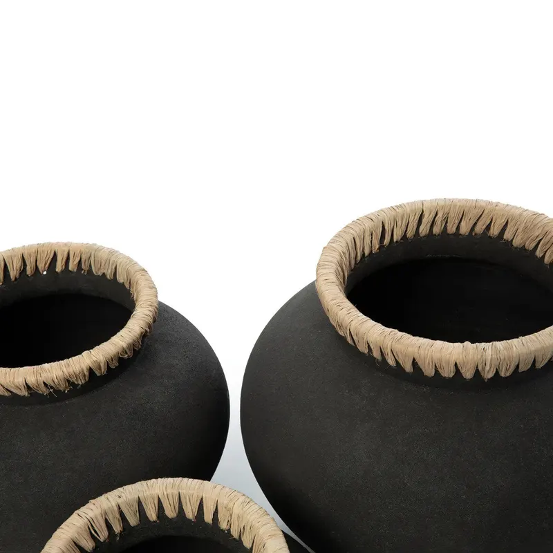 The Styly Vase, Terrakottavase mit Raffia von Bazar Bizar, Größe S, Schwarz / Natur, Ansicht 6