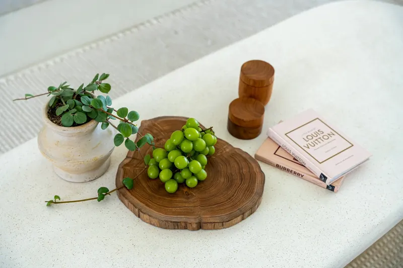 The Teak Root Cutting Board Schneidbrett aus Teakwurzelholz von Bazar Bizar, Größe 34 × 34 × 2 cm, Natur, Ansicht 3
