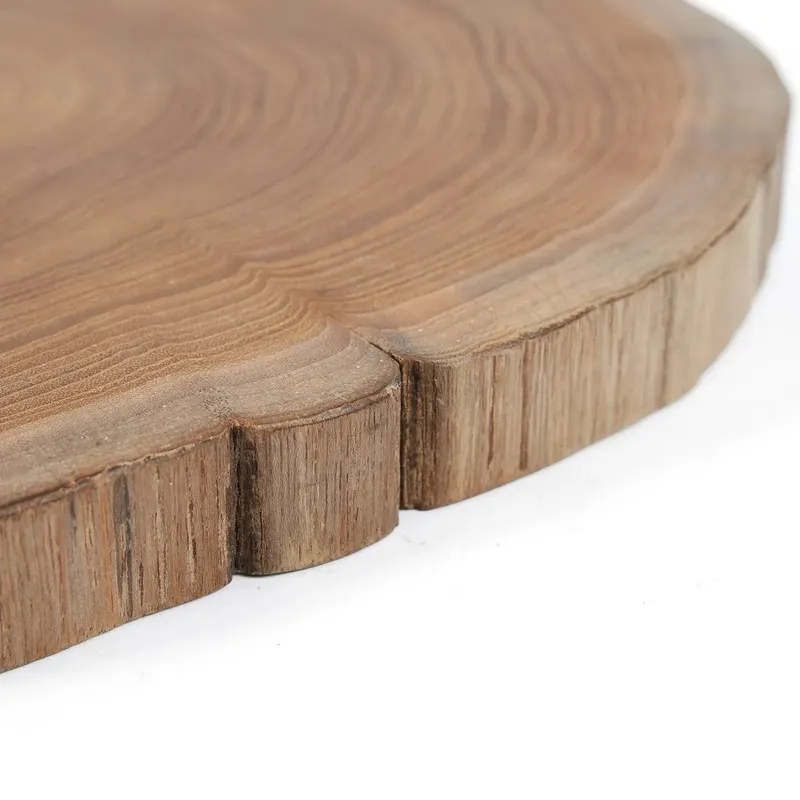 The Teak Root Cutting Board Schneidbrett aus Teakwurzelholz von Bazar Bizar, Größe 34 × 34 × 2 cm, Natur, Ansicht 6