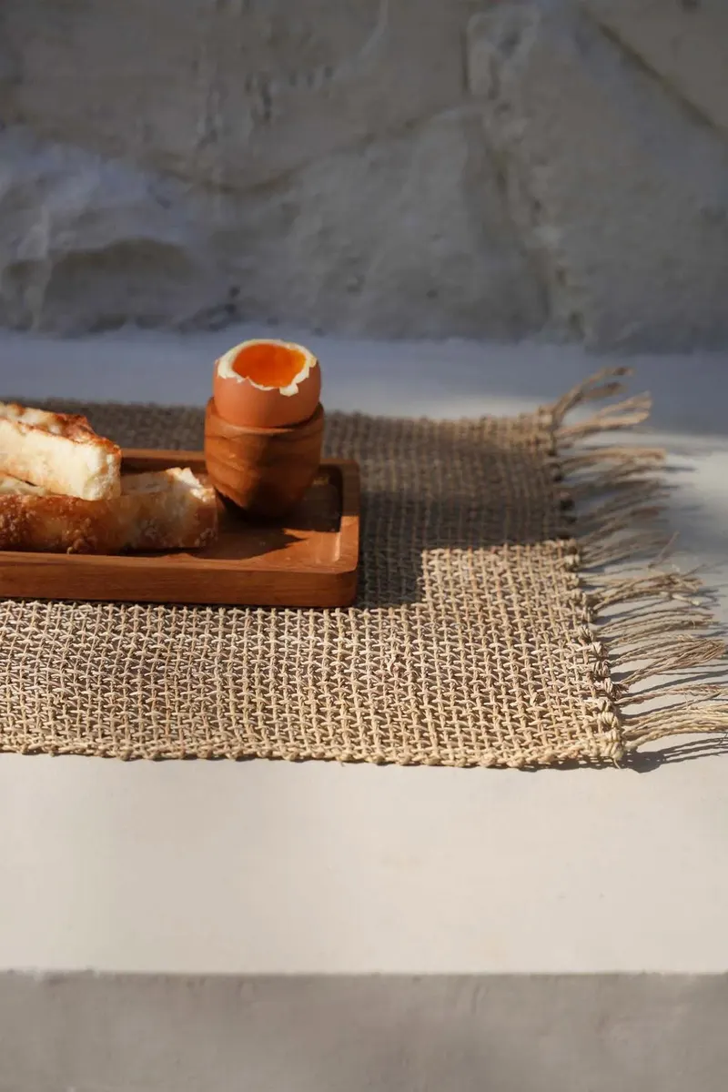The Teak Root Egg Cup, Eierbecher aus Teakwurzelholz von Bazar Bizar, Größe 5 × 5 × 5 cm, Natur, Ansicht 3