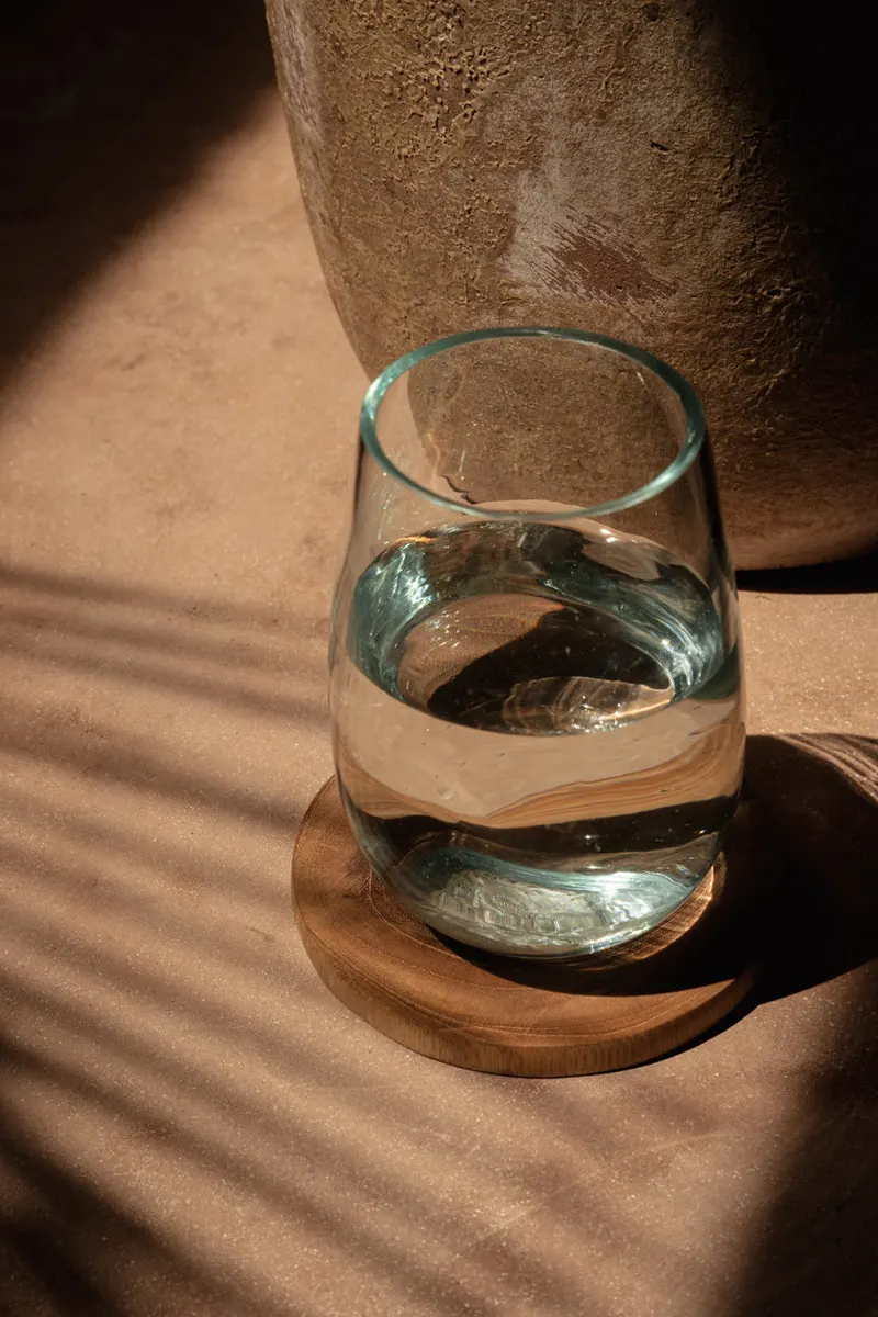 The Teak Root Nordic Coaster Untersetzer aus Teakwurzelholz von Bazar Bizar, Größe 10 × 10 × 1 cm, Natur, Ansicht 2