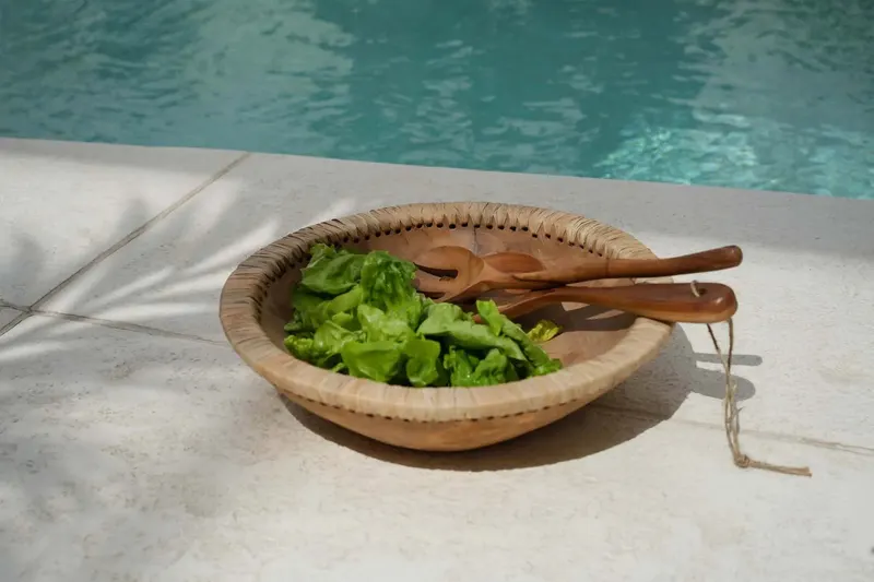 The Twisted Salad Fork, Salatgabel aus Teakholz von Bazar Bizar, Größe 27 × 8 × 2 cm, Natur, Ansicht 3