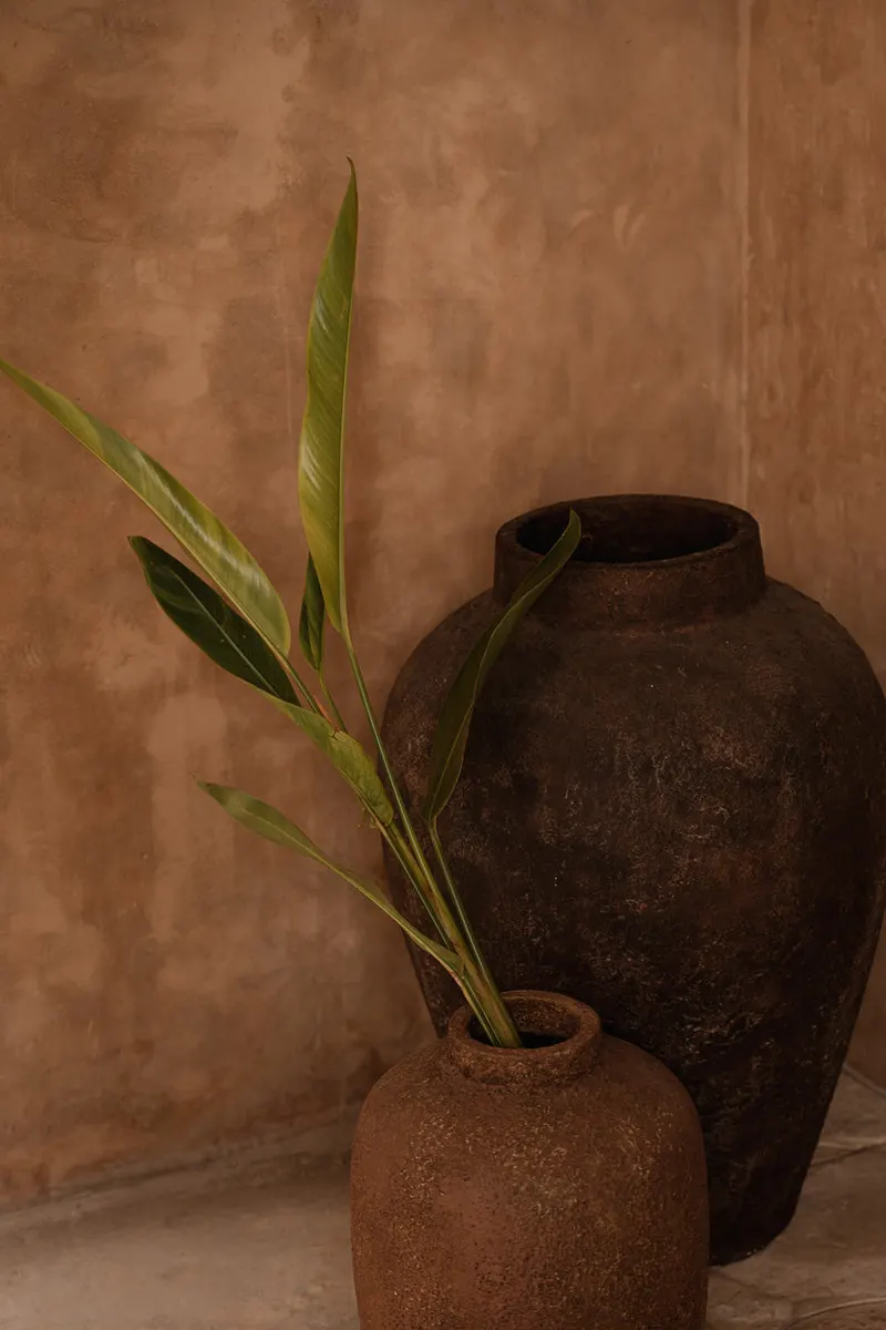 The Volcanic Vase, Vase aus Terrakotta von Bazar Bizar, Größe XXL, Burgunderrot, Ansicht 5