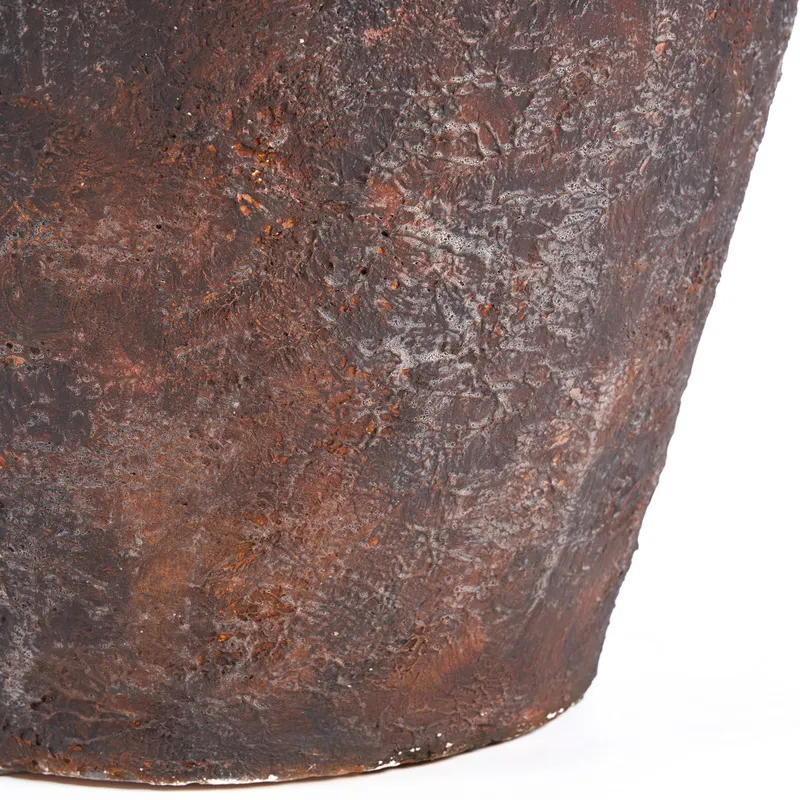 The Volcanic Vase, Vase aus Terrakotta von Bazar Bizar, Größe XXL, Burgunderrot, Ansicht 7