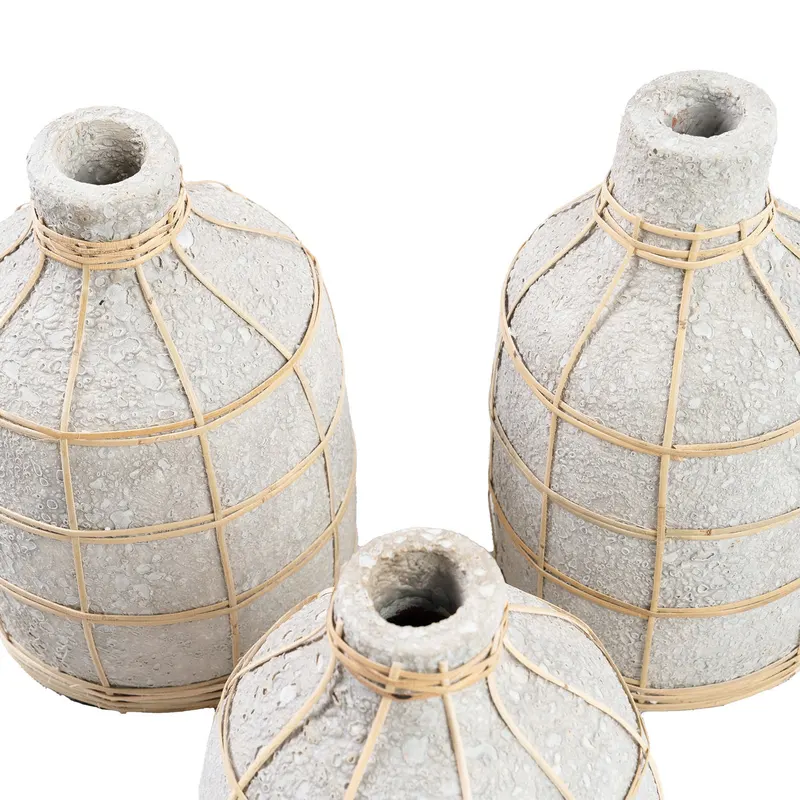 The Whoopy Vase aus Terrakotta und Rattan von Bazar Bizar, Größe M, Beton-Natur, Ansicht 5